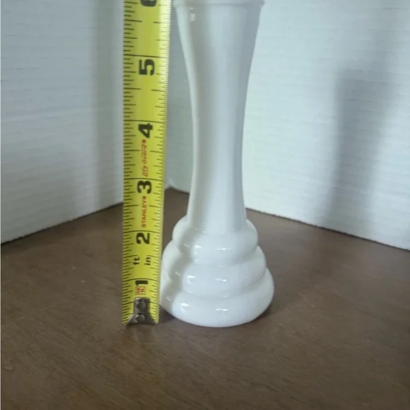 Milk Glass Bud Vase - Picture 4 of 4